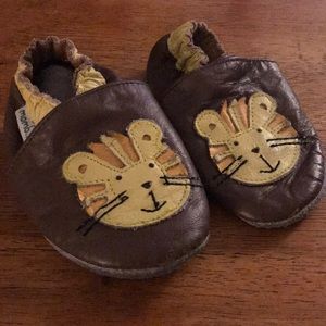 Leather baby shoes